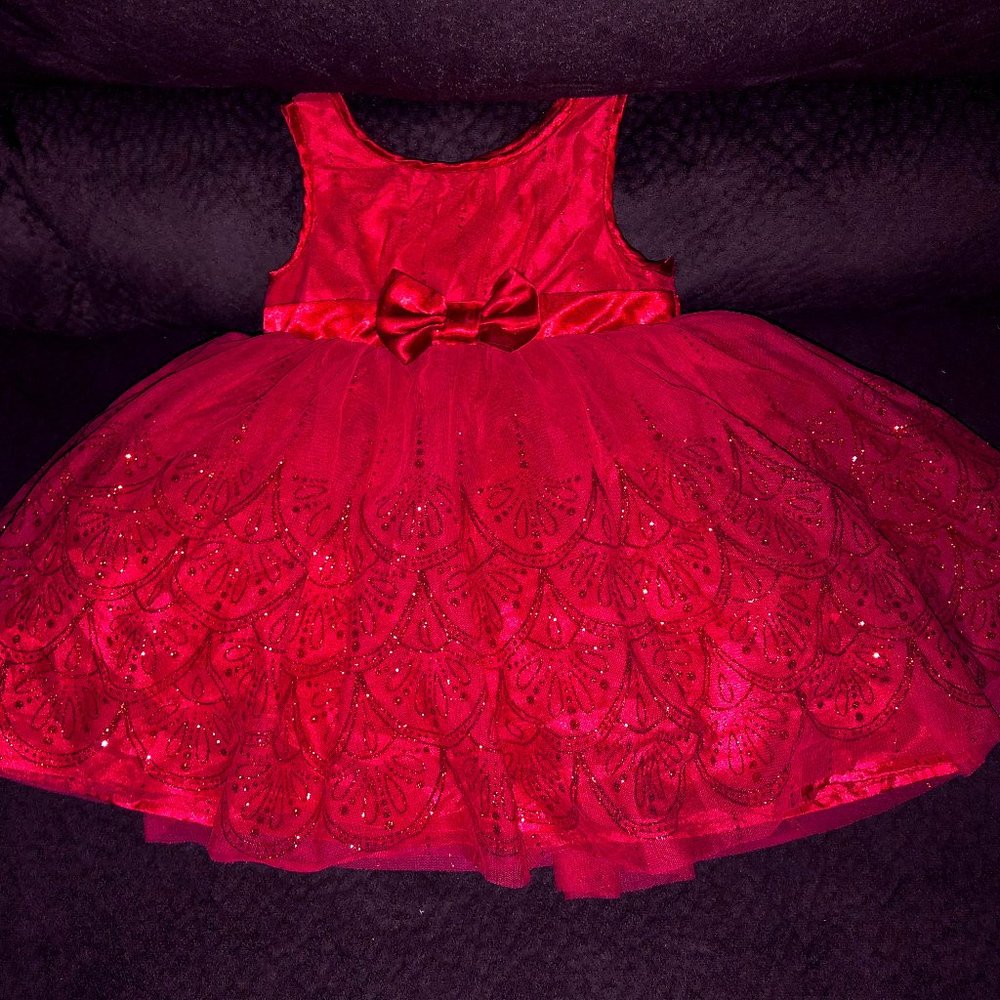 Beautiful toddlers dress sz. 2T in Red